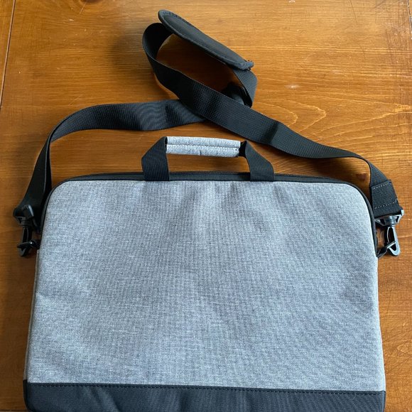 Targus Strata Slip Case Laptop Sleeve - NWOT - Picture 4 of 4